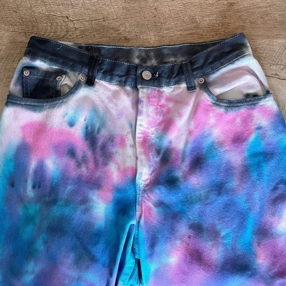Levi’s Vintage 550 Red Tab Tie Dye Mom Jeans 29x29 High Rise Ankle Boho Festival - Picture 4 of 14